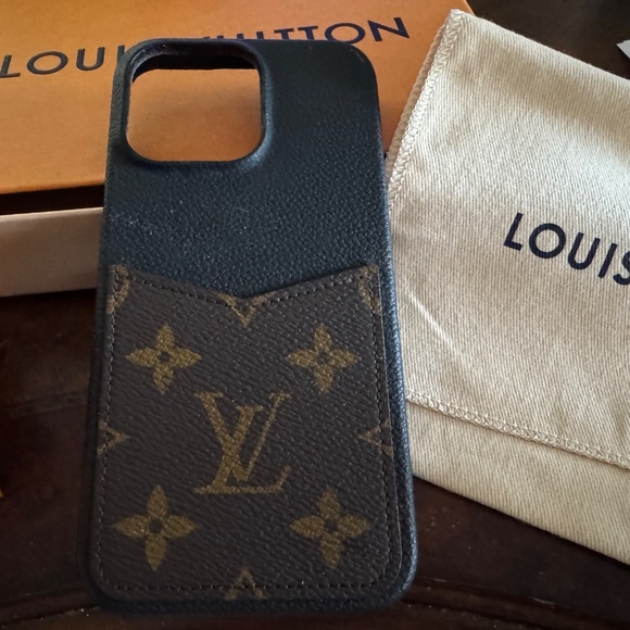 Authentic Louis Vuitton Bumper Pallas iPhone 15 Pro Max cell phone cover - Picture 4 of 4